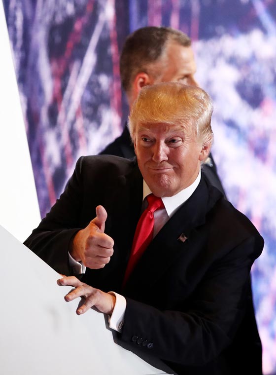 ترامب يحمل كلينتون مسؤولة الفوضى بالشرق الاوسط وانصاره يطالبون بسجنها صورة رقم 15