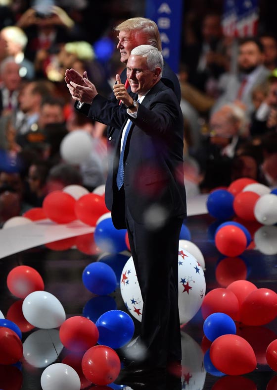 ترامب يحمل كلينتون مسؤولة الفوضى بالشرق الاوسط وانصاره يطالبون بسجنها صورة رقم 29