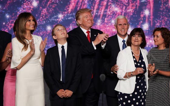 ترامب يحمل كلينتون مسؤولة الفوضى بالشرق الاوسط وانصاره يطالبون بسجنها صورة رقم 30