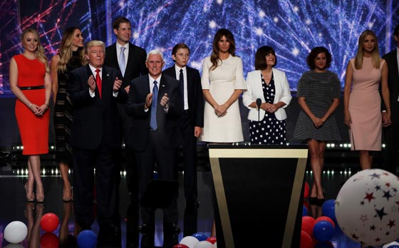 ترامب يحمل كلينتون مسؤولة الفوضى بالشرق الاوسط وانصاره يطالبون بسجنها صورة رقم 31