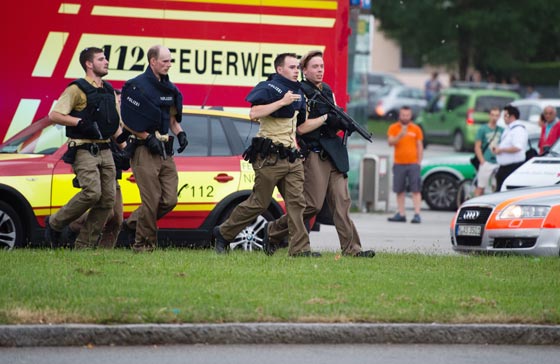 هجوم ميونخ يخلف 9 قتلى نفذه امريكي من اصل ايراني ودوافعه غير معروفة صورة رقم 1