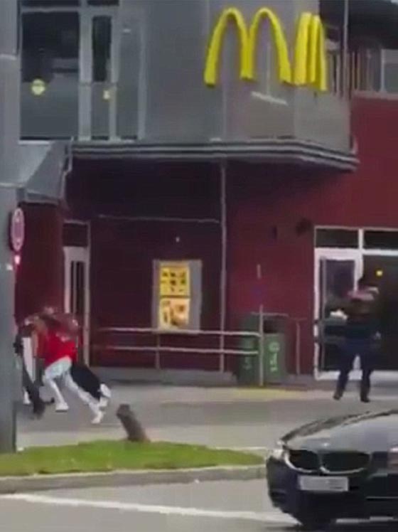 هجوم ميونخ يخلف 9 قتلى نفذه امريكي من اصل ايراني ودوافعه غير معروفة صورة رقم 26