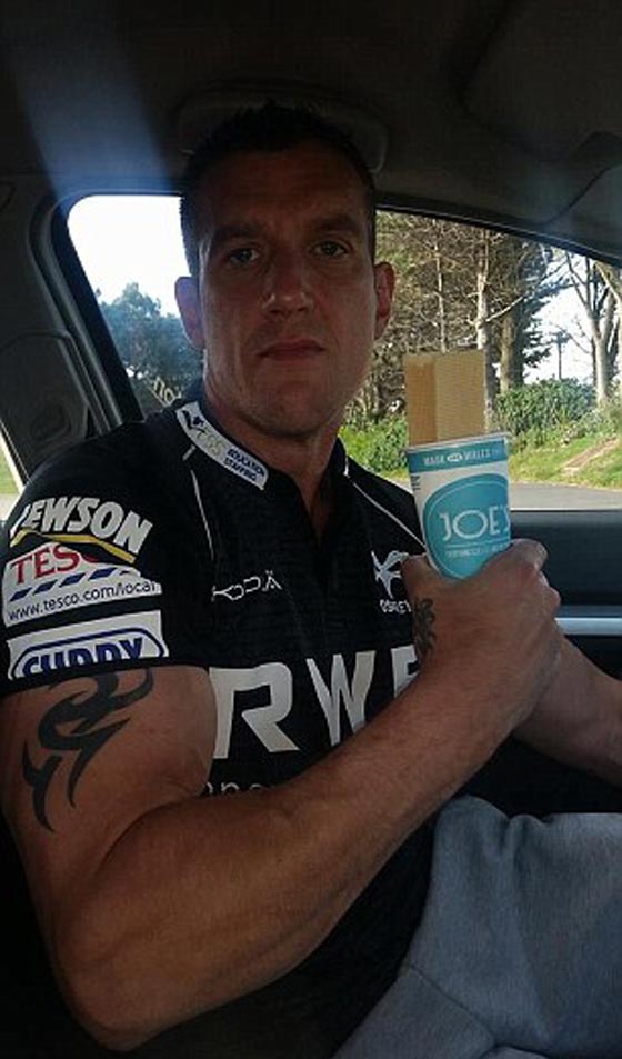 تحدت خطيبها المتوحش والقبر وحفرت طريق الحياة باظافرها الناعمة صورة رقم 9