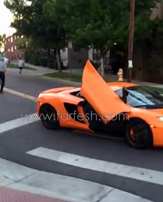8 ملايين مشاهدة لشاب غاضب يحطم سيارة ثمينة جدا بلوح التزلج صورة رقم 2