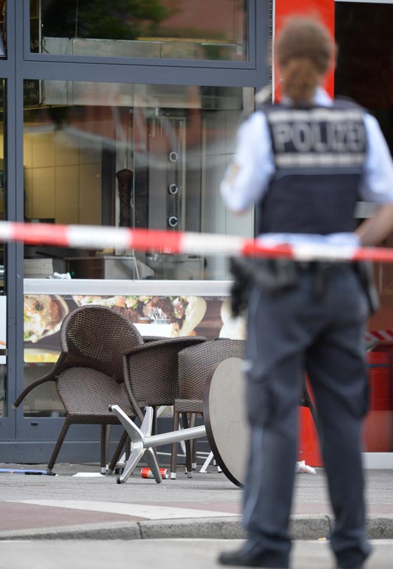 لاجئ سوري يفجر نفسه في المانيا.. قتيل و12 جريحا في العملية صورة رقم 15