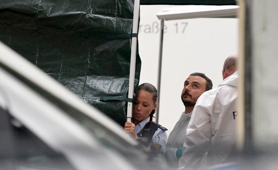 لاجئ سوري يفجر نفسه في المانيا.. قتيل و12 جريحا في العملية صورة رقم 17