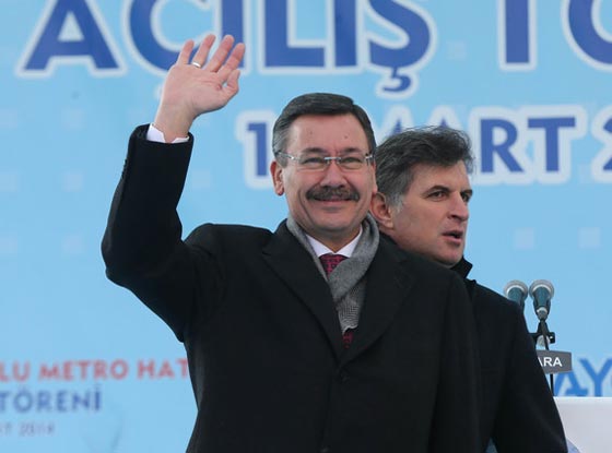 9 شخصيات تركية لعبت دورا في صد الانقلاب وافشاله صورة رقم 7