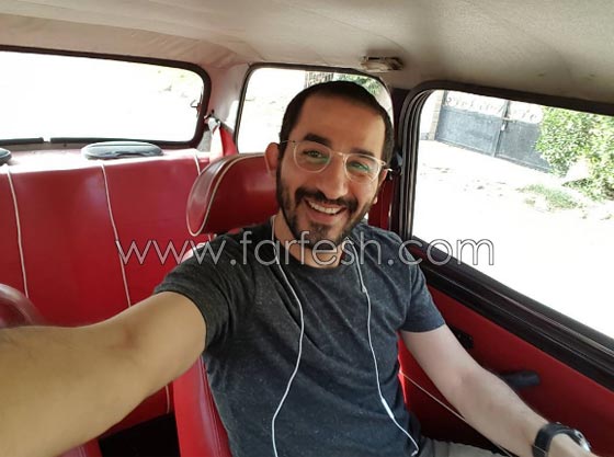 صورة نادرة، احمد حلمي مع والده: لن تصدق الشبه بينهما صورة رقم 2