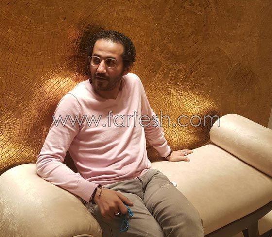 صورة نادرة، احمد حلمي مع والده: لن تصدق الشبه بينهما صورة رقم 5