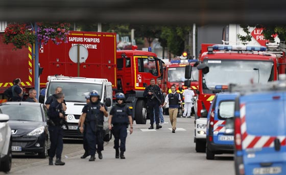 إمام مسجد يتساءل.. لماذا ذبح الدواعش كاهن كنيسة احسنت الينا؟ صورة رقم 7 إمام مسجد يتساءل.. لماذا ذبح الدواعش كاهن كنيسة احسنت الينا؟ صورة رقم 7
