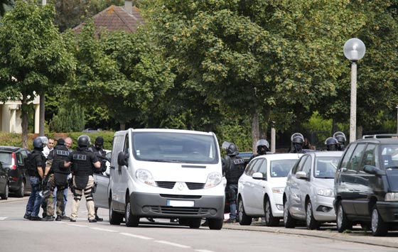 إمام مسجد يتساءل.. لماذا ذبح الدواعش كاهن كنيسة احسنت الينا؟ صورة رقم 8 إمام مسجد يتساءل.. لماذا ذبح الدواعش كاهن كنيسة احسنت الينا؟ صورة رقم 8