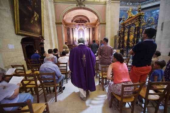 إمام مسجد يتساءل.. لماذا ذبح الدواعش كاهن كنيسة احسنت الينا؟ صورة رقم 11 إمام مسجد يتساءل.. لماذا ذبح الدواعش كاهن كنيسة احسنت الينا؟ صورة رقم 11