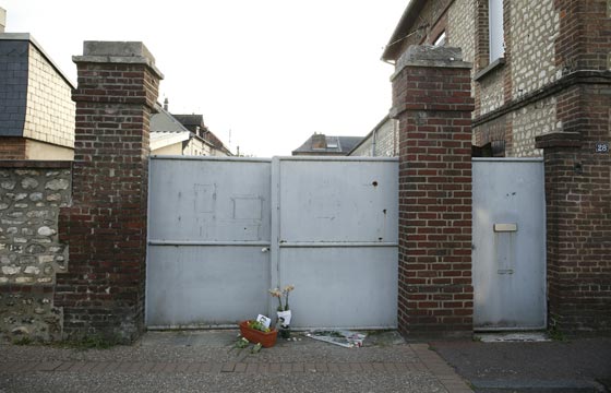 معلومات مريعة عن احد قتلة الكاهن الفرنسي صورة رقم 12 معلومات مريعة عن احد قتلة الكاهن الفرنسي صورة رقم 12