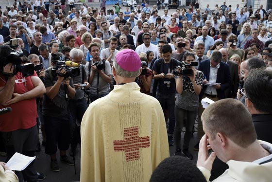 إمام مسجد يتساءل.. لماذا ذبح الدواعش كاهن كنيسة احسنت الينا؟ صورة رقم 15 إمام مسجد يتساءل.. لماذا ذبح الدواعش كاهن كنيسة احسنت الينا؟ صورة رقم 15
