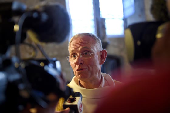 إمام مسجد يتساءل.. لماذا ذبح الدواعش كاهن كنيسة احسنت الينا؟ صورة رقم 18 إمام مسجد يتساءل.. لماذا ذبح الدواعش كاهن كنيسة احسنت الينا؟ صورة رقم 18