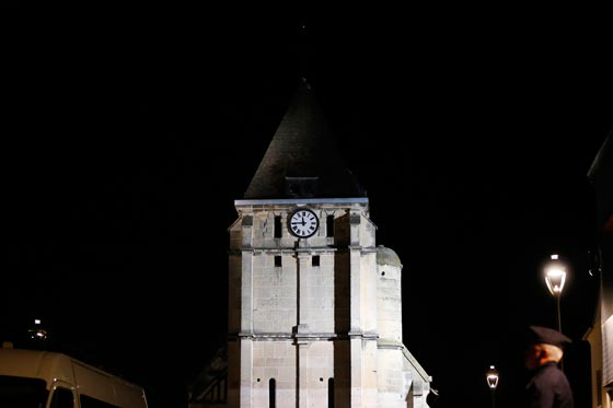 إمام مسجد يتساءل.. لماذا ذبح الدواعش كاهن كنيسة احسنت الينا؟ صورة رقم 24 إمام مسجد يتساءل.. لماذا ذبح الدواعش كاهن كنيسة احسنت الينا؟ صورة رقم 24