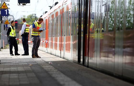 المانيا: مسلح سكران يقيم هيزعة في قطار وعراقيان يكبحان جماحه صورة رقم 2