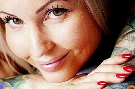  وفاة اجمل شرطية اوكرانية بعد ان بصق احد الموقوفين في وجهها صورة رقم 2