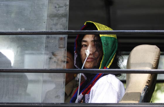 اضراب 16 عاما يخلق امراة حديدية ومناضلة عالمية صورة رقم 4