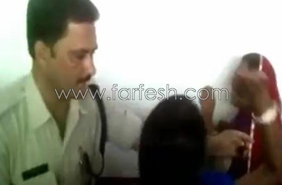 متطرفات هندوسيات يعتدين على مسلمتين تحملان لحوم البقر.. فيديو صورة رقم 1