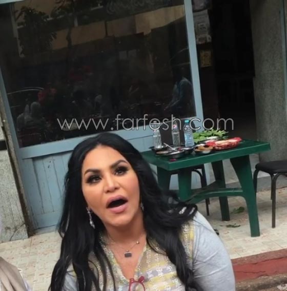 فيديو احلام تفطر (فول وطعمية) في مطعم الجحش الشهير في القاهرة صورة رقم 2