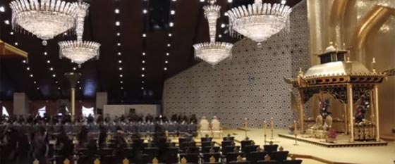  ابنة اغنى ملوك العالم تتزوج من شاب بسيط في حفل اسطوري.. فيديو صورة رقم 8