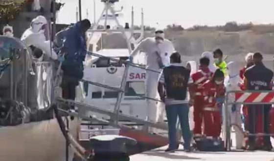سفينة نرويجية تنقذ 1100 مهاجر صورة رقم 3