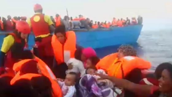 سفينة نرويجية تنقذ 1100 مهاجر صورة رقم 1