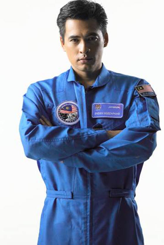 مظفر شكور.. اول رائد فضاء مسلم يصلي في الفضاء الخارجي صورة رقم 3