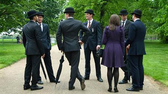 لا ترتدي الحذاء البني  في لندن لأنه يتسبب ببقائك عاطلاً عن العمل! صورة رقم 4