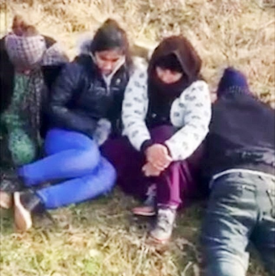 مصارع بلغاري يصطاد المهاجرين ويروعهم صورة رقم 9