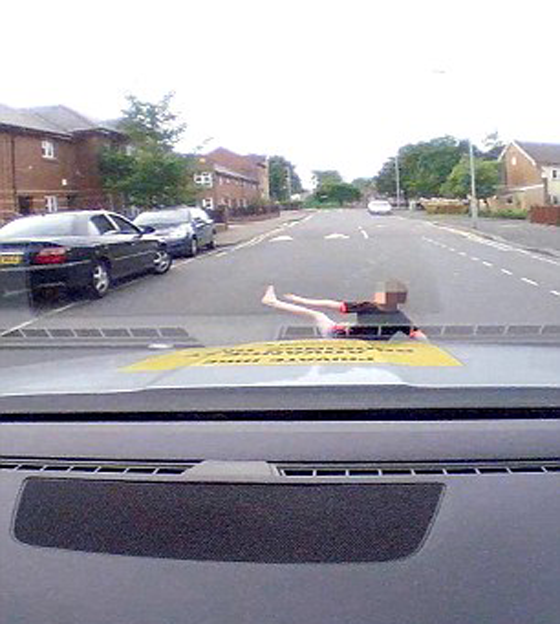 الطفل المعجزة ينجو من حادث اصطدام صورة رقم 8