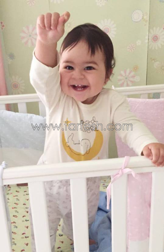 كارول سماحة تعايد ابنتها تالا في عيد ميلادها الأول بكلمات مؤثرة وكعكة وردية صورة رقم 8