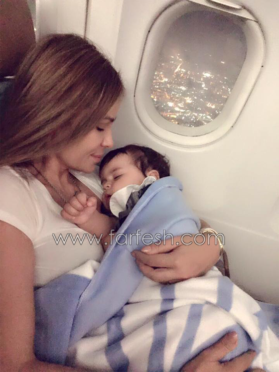 كارول سماحة تعايد ابنتها تالا في عيد ميلادها الأول بكلمات مؤثرة وكعكة وردية صورة رقم 6