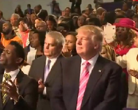 بالفيديو.. دونالد ترامب يرقص في كنيسة صورة رقم 2