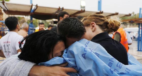  فيديو وصور: العواصف تسبّب غرق قارب تركى سياحي يحمل 80 راكبا صورة رقم 10