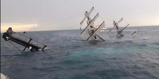  فيديو وصور: العواصف تسبّب غرق قارب تركى سياحي يحمل 80 راكبا صورة رقم 6