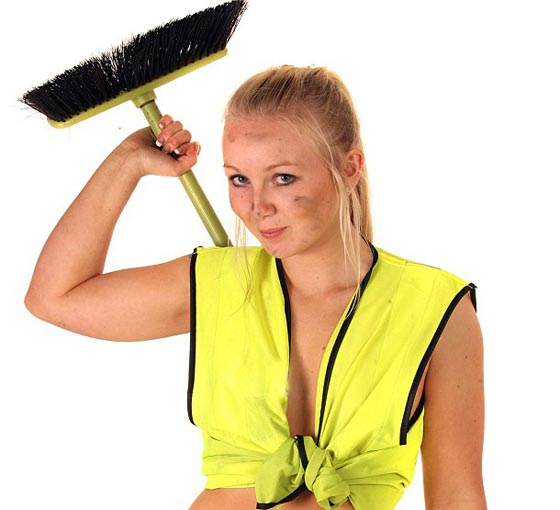 صور عائشة، عارضة أزياء شقراء مثيرة انضمت لتنظيم داعش   صورة رقم 8