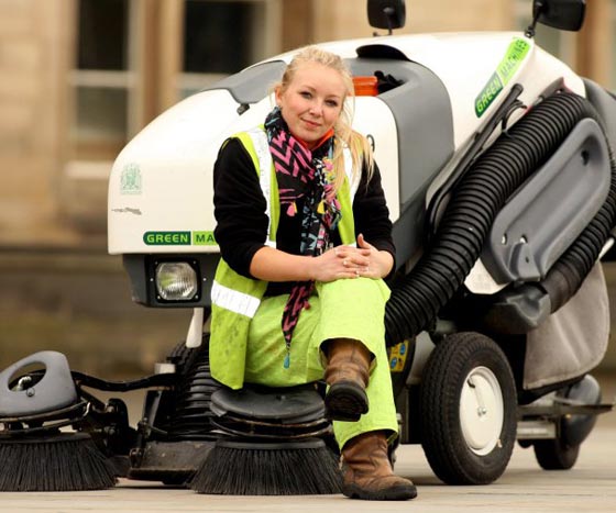 صور عائشة، عارضة أزياء شقراء مثيرة انضمت لتنظيم داعش   صورة رقم 5