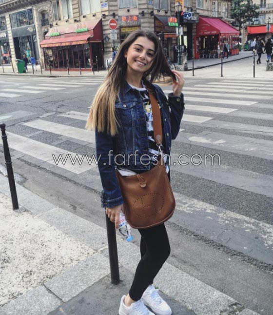 صور ماريتا الحلّاني بدون مكياج تلهو برياضة ركوب الأمواج صورة رقم 2