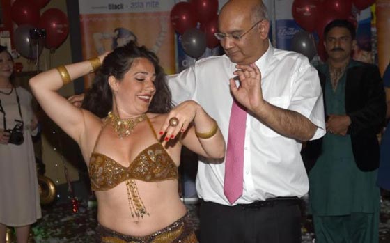 برلماني بريطاني يواجه فضيحة من العيار الثقيل صورة رقم 2