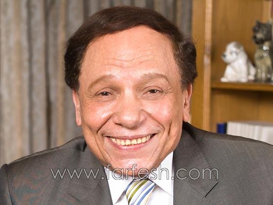 صورة عادل امام مع أحفاده تكشف الشبه الكبير بينهم صورة رقم 7