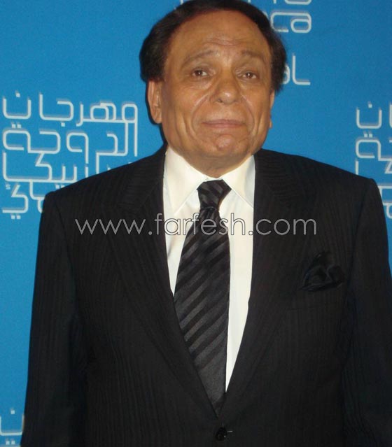 صورة عادل امام مع أحفاده تكشف الشبه الكبير بينهم صورة رقم 5