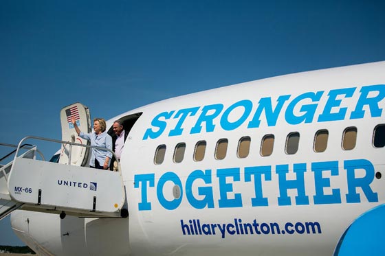 نوبة سعال وتقرير طبي محرج لا تأبه بهما كلينتون وتؤكد ان صحتها جيدة صورة رقم 1