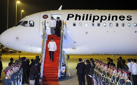 رئيس الفلبين يشتم اوباما بابن المرتكبة الفاحشة ويتوعد بتمريغه في الوحل.. فيديو صورة رقم 6