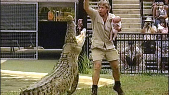 10 سنوات على رحيل (صائد التماسيح) بسبب لسعة سمكة سامة! صورة رقم 10