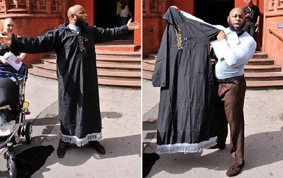  داعية إسلامي مزيف تفضحه زوجته وهي بجينز ضيق وبلوزة مكشوفة صورة رقم 2