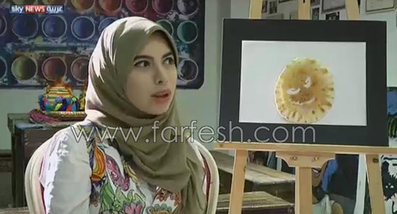 غرائب الفنانين: طالبة مصرية تبدع برسم لوحاتها ثم تأكلها! صورة رقم 7
