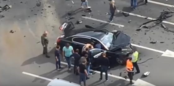 فيديو: تحطم سيارة الرئيس الروسي في حادث تصادم مروّع صورة رقم 3