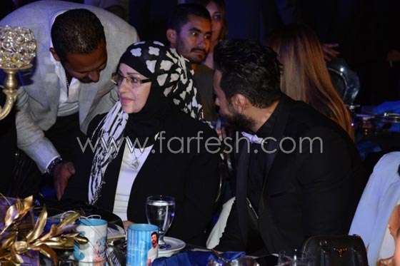 صور بسمة بوسيل مع والدة تامر حسني في (العين السخنة) صورة رقم 2
